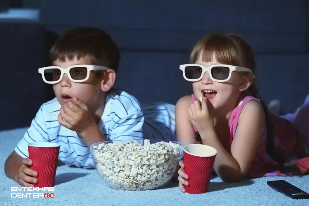 فیلم دیدن خانوادگی سینما را به خانه بیاورید