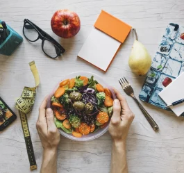 رژیم‌ها و سبک زندگی ۲۰۲۵؛ غذاهای سریع اما سالم و میان‌وعده‌های انرژی‌بخش