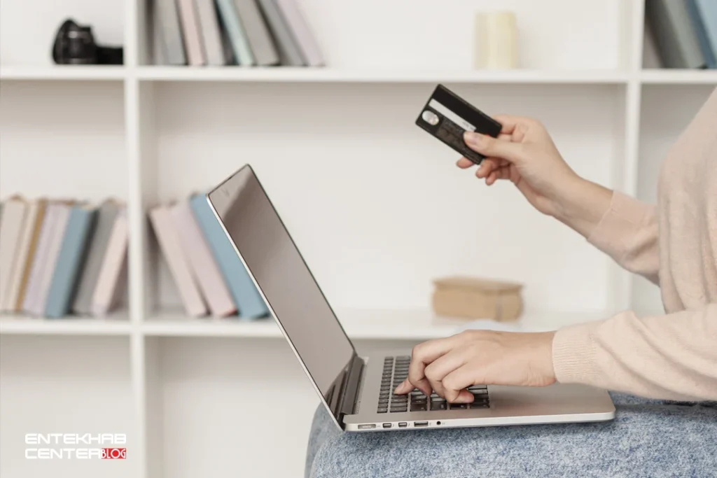 ترکیب تجربه آنلاین و حضوری