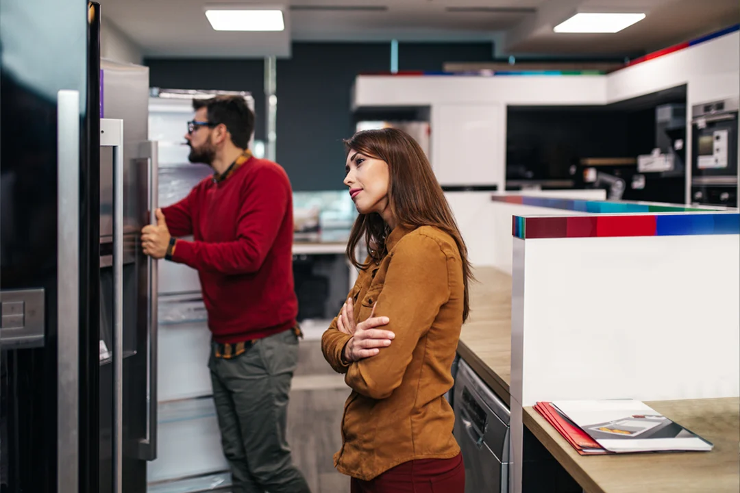 چرا مردم دوباره به خرید حضوری لوازم خانگی برمی‌گردند؟ تجربه لمس و دیدن محصولات قبل از خرید