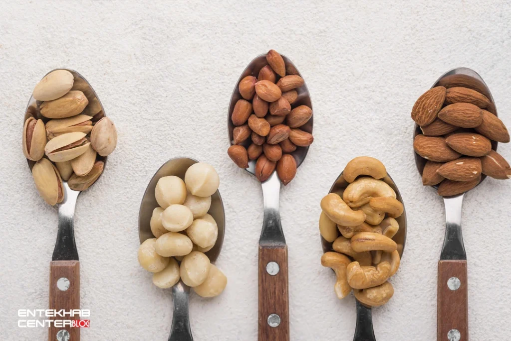 🔶 ۸. آجیل‌ها؛ سرشار از چربی‌های مفید