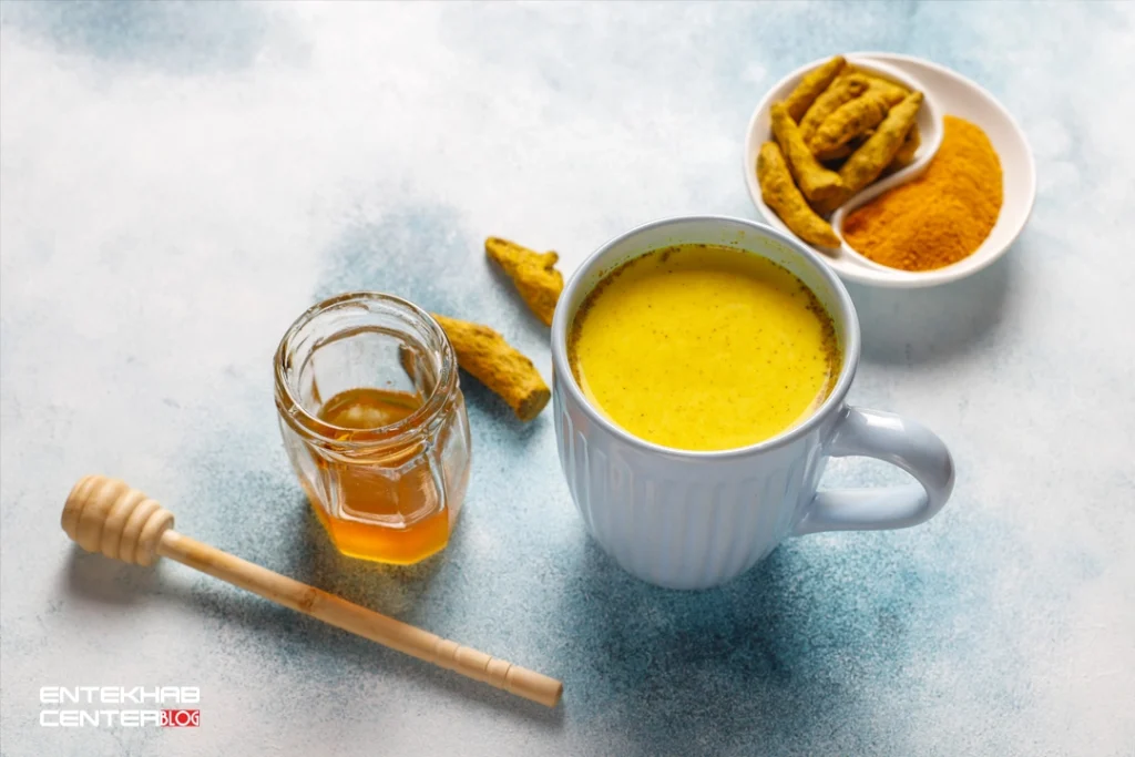 شیر داغ با عسل و زردچوبه